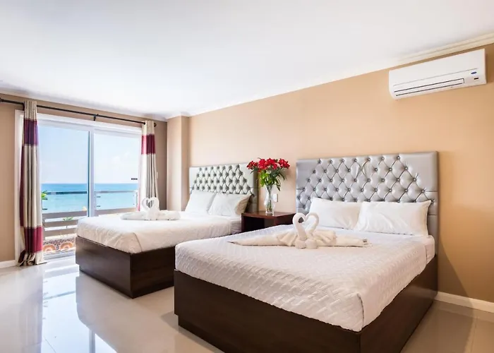 Em Royalle Hotel & Beach Resort